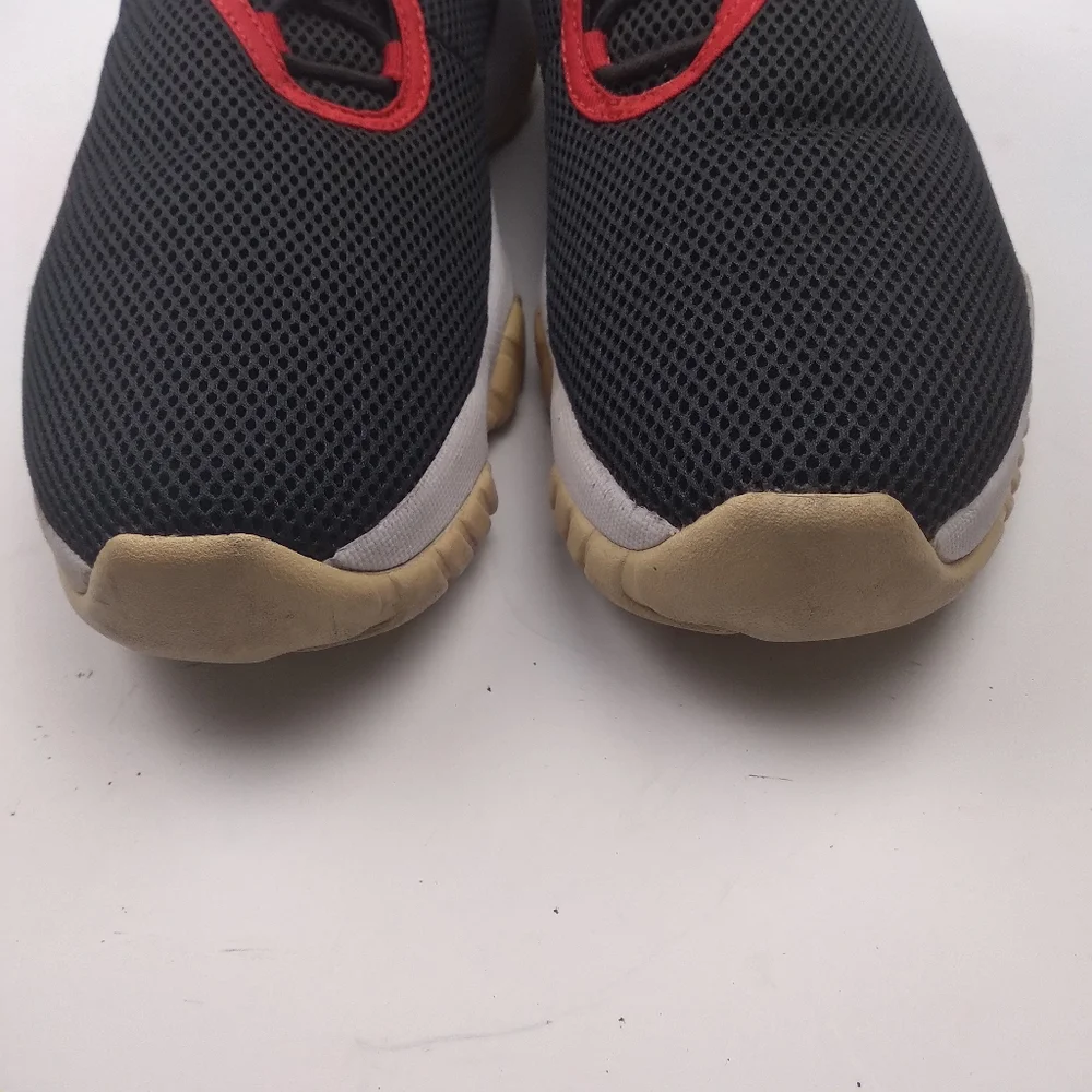 Jordan Future Black / Red size 13 low cut  Sneakers 718948-001.